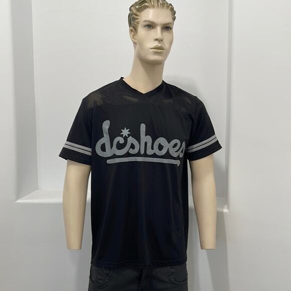 DG Initials Collection Men’s Logo Short Sleeve V-neck T-Shirt Black Size L - Picture 1 of 9